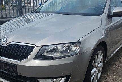 Skoda Octavia 98.192 km 14.690 &euro; Düsseldorf 40229