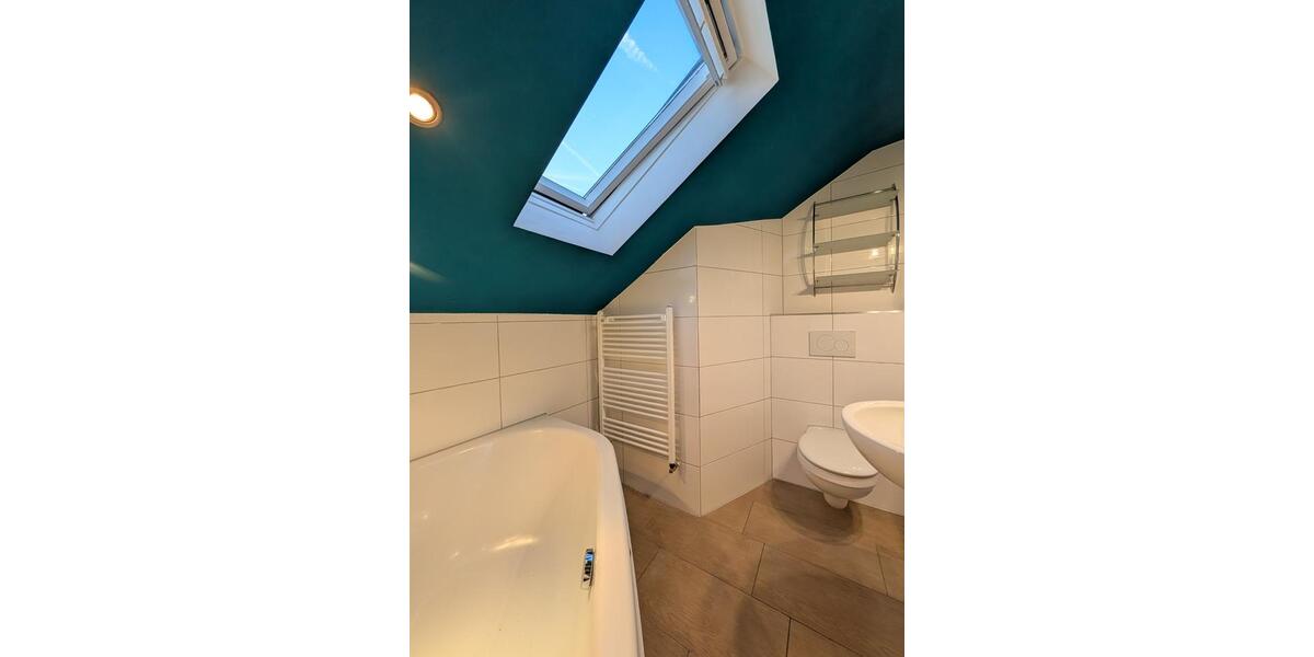 Dachgeschoßwohnung Mönchengladbach West - 1 Zimmer, 50 m&sup2;, 700&euro; | Angebot:25805510