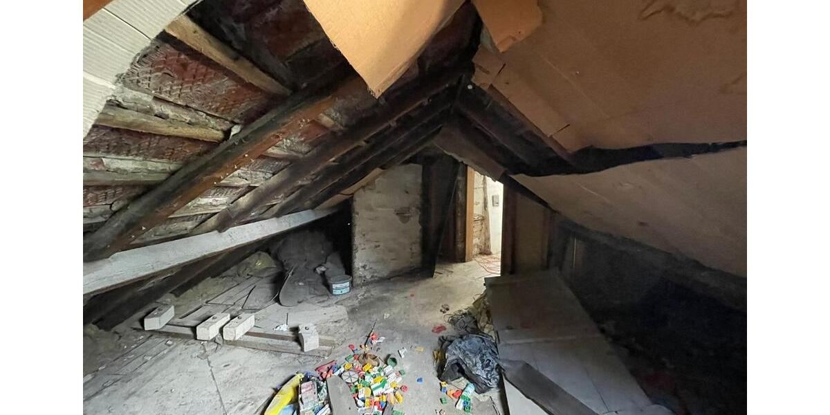 Dachgeschossrohlung zum Ausbau 2 Wohnungen-Dachneubau notwnedig 5 zimmer