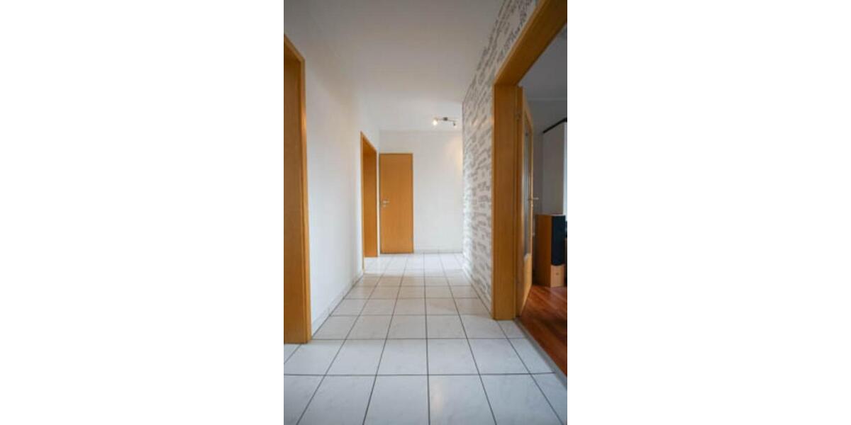 Dachgeschoßwohnung Oberhausen Alt-Oberhausen - 3.5 Zimmer, 66 m&sup2;, 470&euro; | Angebot:25648658