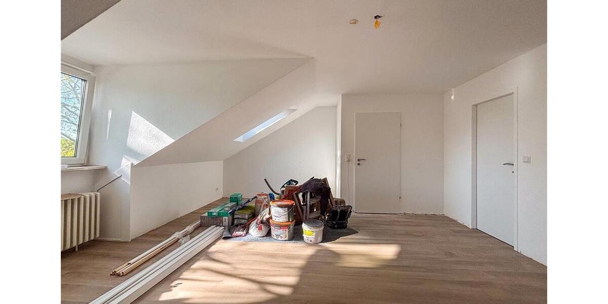 Dachgeschoßwohnung Düsseldorf Stadtbezirk 5 - 3 Zimmer, 67 m&sup2;, 1.200&euro; | Angebot:26335922