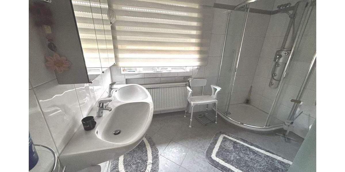 Reihenmittelhaus Krefeld Fischeln - 5 Zimmer, 105 m&sup2;, 395.000&euro; | Angebot:25820518