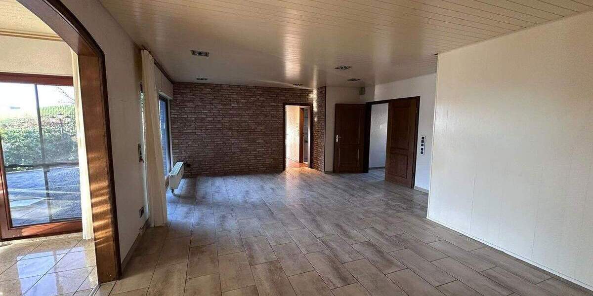 Bungalow Solingen Gräfrath - 6 Zimmer, 228 m&sup2;, 675.000&euro; | Angebot:24668153