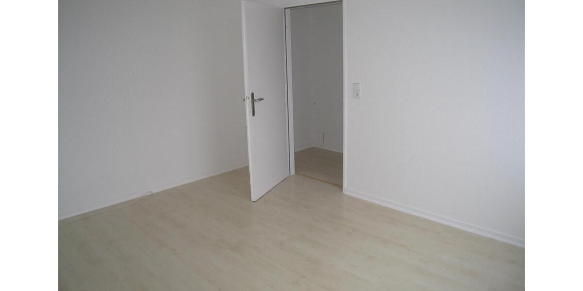 Dachgeschoßwohnung Hilden Kalstert - 2 Zimmer, 90 m&sup2;, 1.170&euro; | Angebot:26444568
