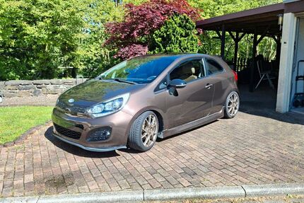 Kia Rio 124.500 km 6.499 &euro; Mülheim an der Ruhr 45472