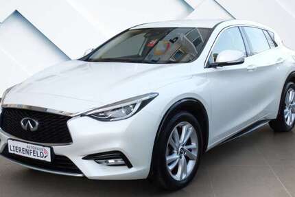 INFINITI Q30