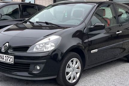 Renault Clio 91.000 km 3.790 &euro; Oberhausen 46145