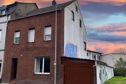 Haus zum Kaufen in Duisburg 269.000 € 260 m²
