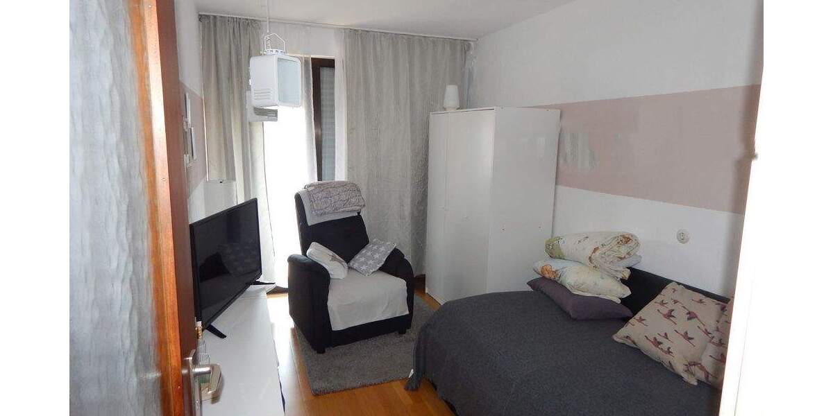 Reihenendhaus Langenfeld Immigrath - 6 Zimmer, 150 m&sup2;, 1.600&euro; | Angebot:25167602