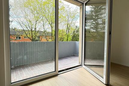 **Umfangreich sanierte 3-Zimmerwohnung, Balkon mit exklusivem Badezimmer im Herzen von Neukirchen** 3 zimmer