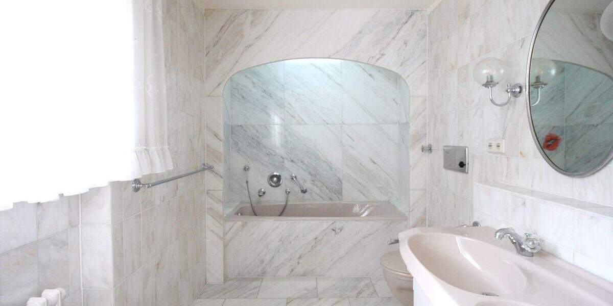 Einfamilienhaus Ratingen Hösel - 8 Zimmer, 303 m&sup2;, 1.450.000&euro; | Angebot:25779367