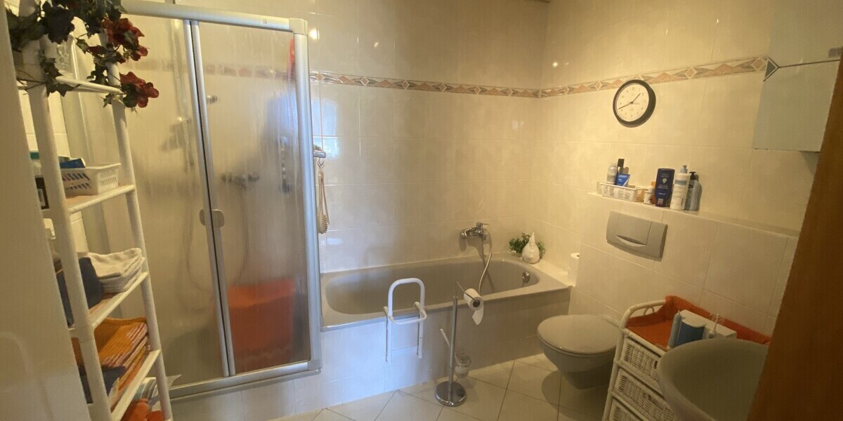 3-Familienhaus in Solingen-Höhscheid zu verkaufen mit einer Rendite von 4,8% (5,4%) - Mehrfamilienhaus, Wohnhaus Solingen Burg | Angebot:25051832