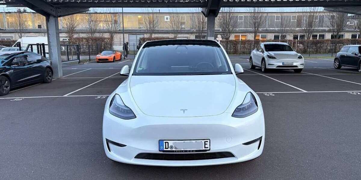 Tesla Model Y 43.600 km 34.800 &euro; Dusseldorf 40549