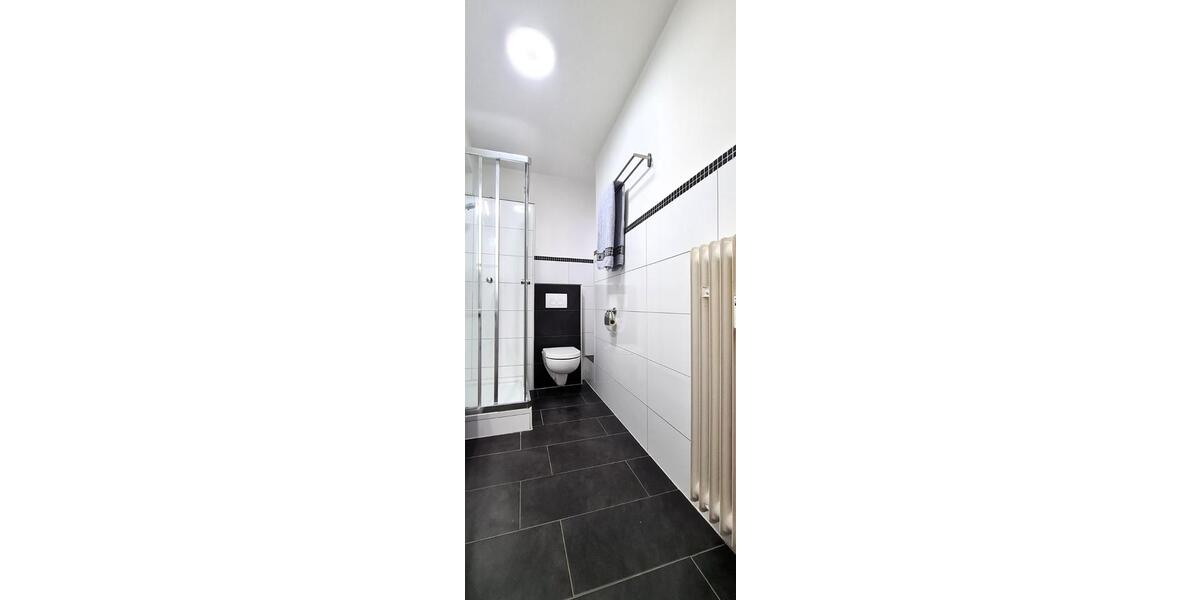 Helle, frisch renovierte 3-Zimmer-Wohnung, großer Balkon in Zons 3 zimmer