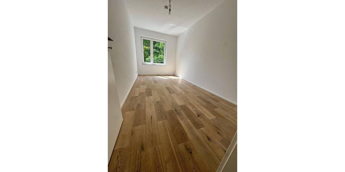 Reihenmittelhaus Düsseldorf Flingern Süd - 6 Zimmer, 150 m&sup2;, 2.950&euro; | Angebot:26877574