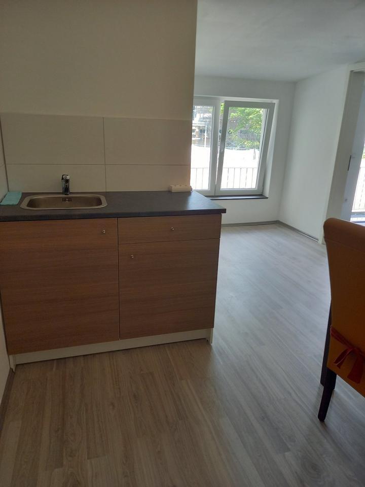 Büro mit Lager und Garage in Essen Holsterhausen