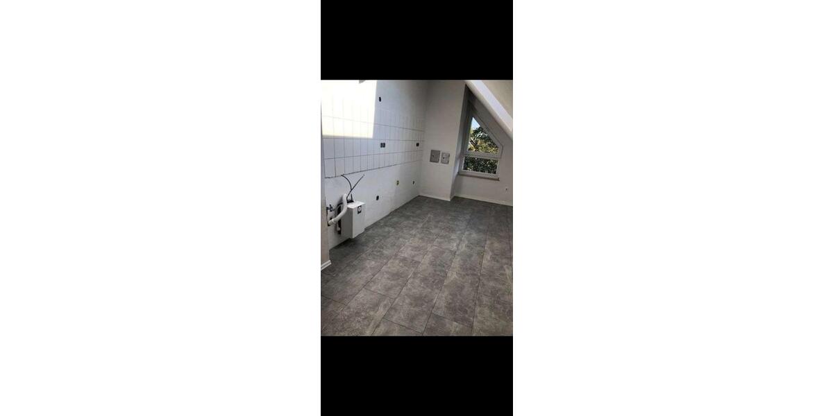 Dachgeschoßwohnung Duisburg Großenbaum - 2.5 Zimmer, 67 m&sup2;, 930&euro; | Angebot:26439729
