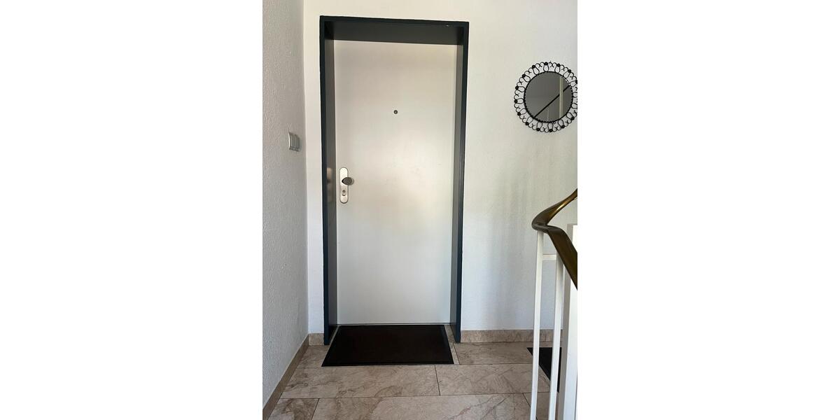 Etagenwohnung Krefeld Fischeln - 4 Zimmer, 120 m&sup2;, 1.260&euro; | Angebot:26395053