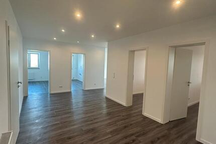 Kernsanierte 4 Zimmer Wohnung in Erkrath Unterfeldhaus