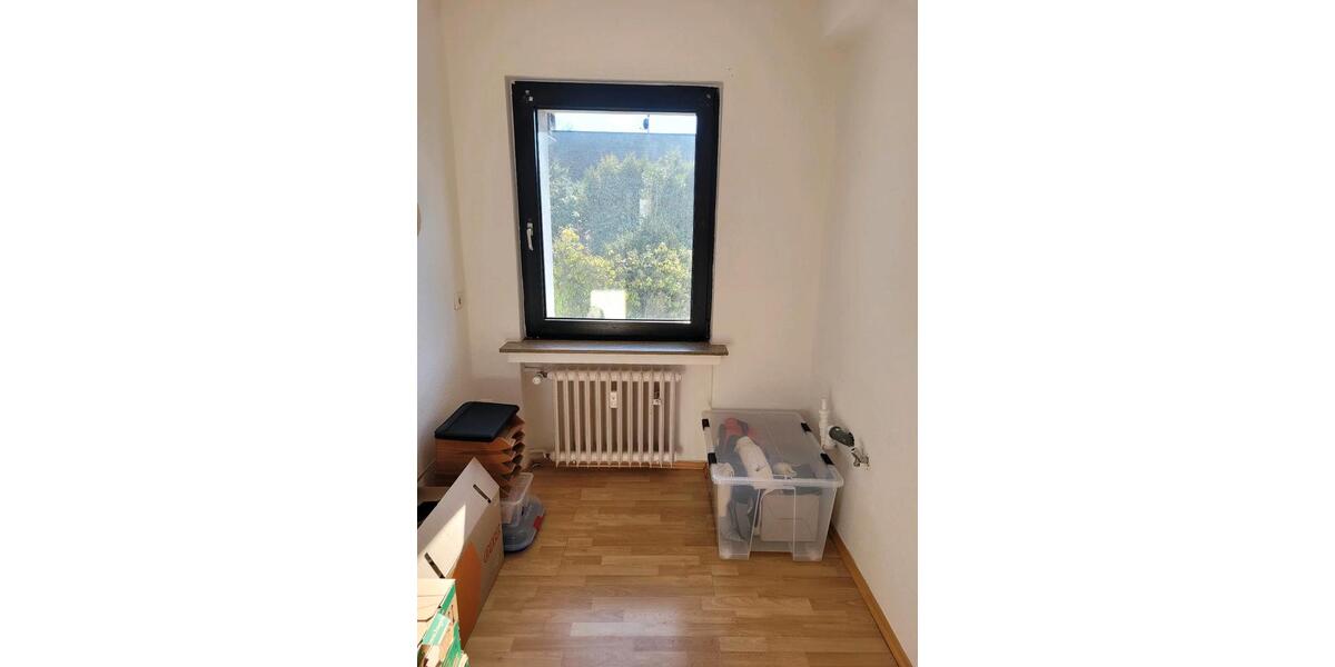 Erdgeschoßwohnung Solingen Aufderhöhe - 3 Zimmer, 87 m&sup2;, 1.000&euro; | Angebot:25333157