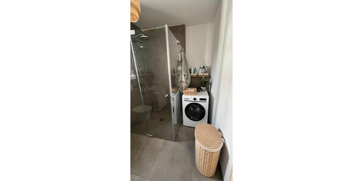 Etagenwohnung Düsseldorf Heerdt - 2 Zimmer, 60 m&sup2;, 1.860&euro; | Angebot:26366111