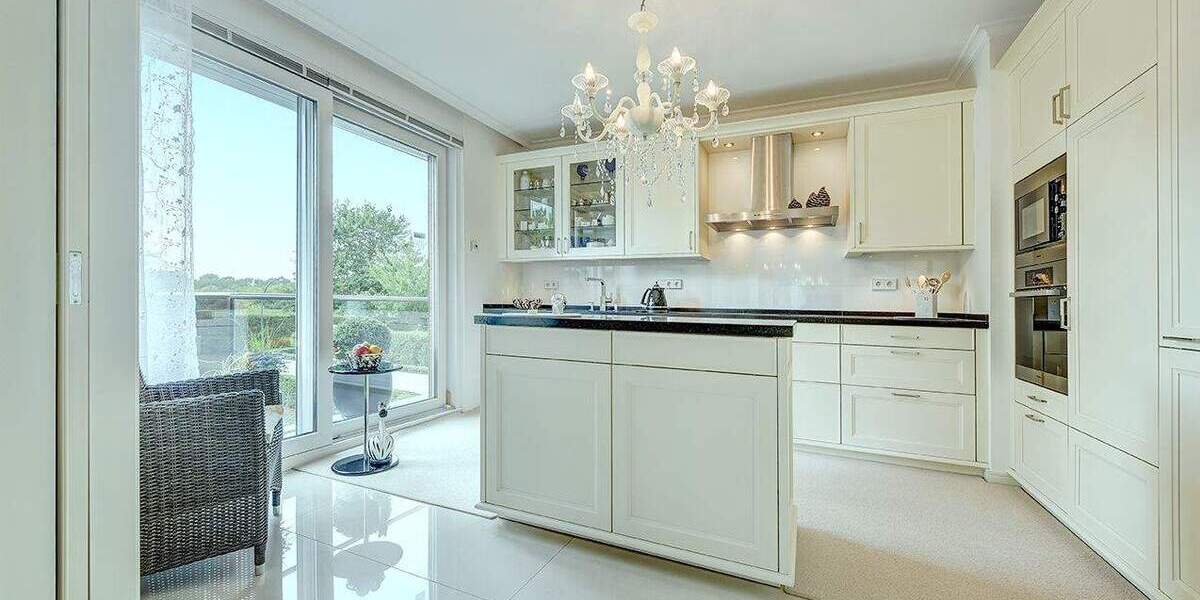 Luxuriöse, Lichtdurchflutete Wohnung mit 2 Terrassen und 2 TG-Plätzen 5 zimmer