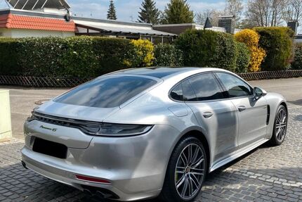 Porsche Panamera 68.000 km 97.500 € Kaarst 41564
