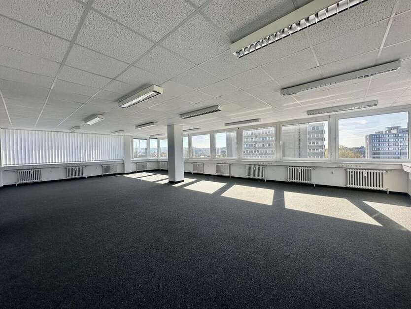 Büro in Düsseldorf 3.575 € 325 m²