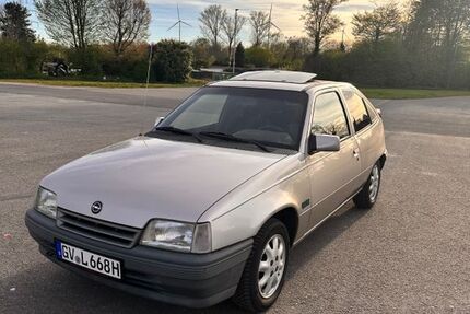 Opel Kadett 92.000 km 2.400 &euro; Grevenbroich 41515