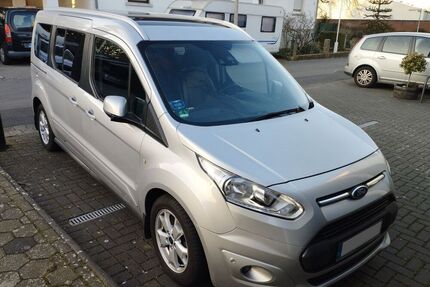 Ford Grand Tourneo