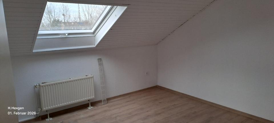 Dachgeschoßwohnung Korschenbroich - 2 Zimmer, 50 m&sup2;, 450&euro; | Angebot:25806768