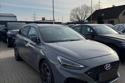 Hyundai i30 98.000 km 16.749 &euro; Duisburg 47239