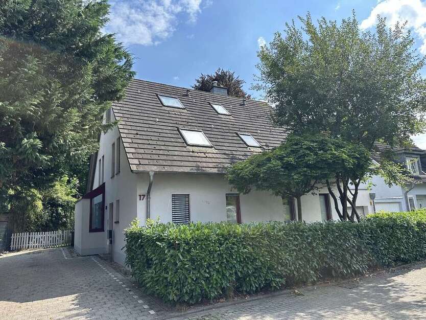 Haus zum Mieten in Düsseldorf 3.250 € 220 m²