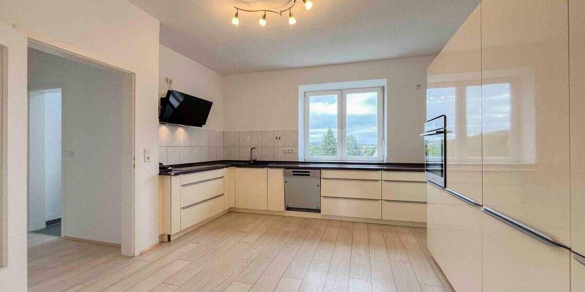 Kernsaniertes Zuhause - Alles neu, hochwertig Wohnen mit Garten in urbaner Lage 7 zimmer