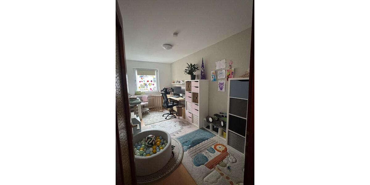 Etagenwohnung Düsseldorf Stadtbezirk 8 - 4 Zimmer, 96 m&sup2;, 1.299&euro; | Angebot:25751647