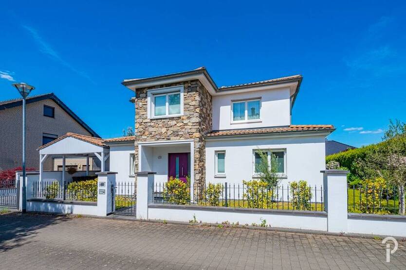 Repräsentatives Einfamilienhaus mit großem Garten. Ein sonniges Paradies für Familien und Paare