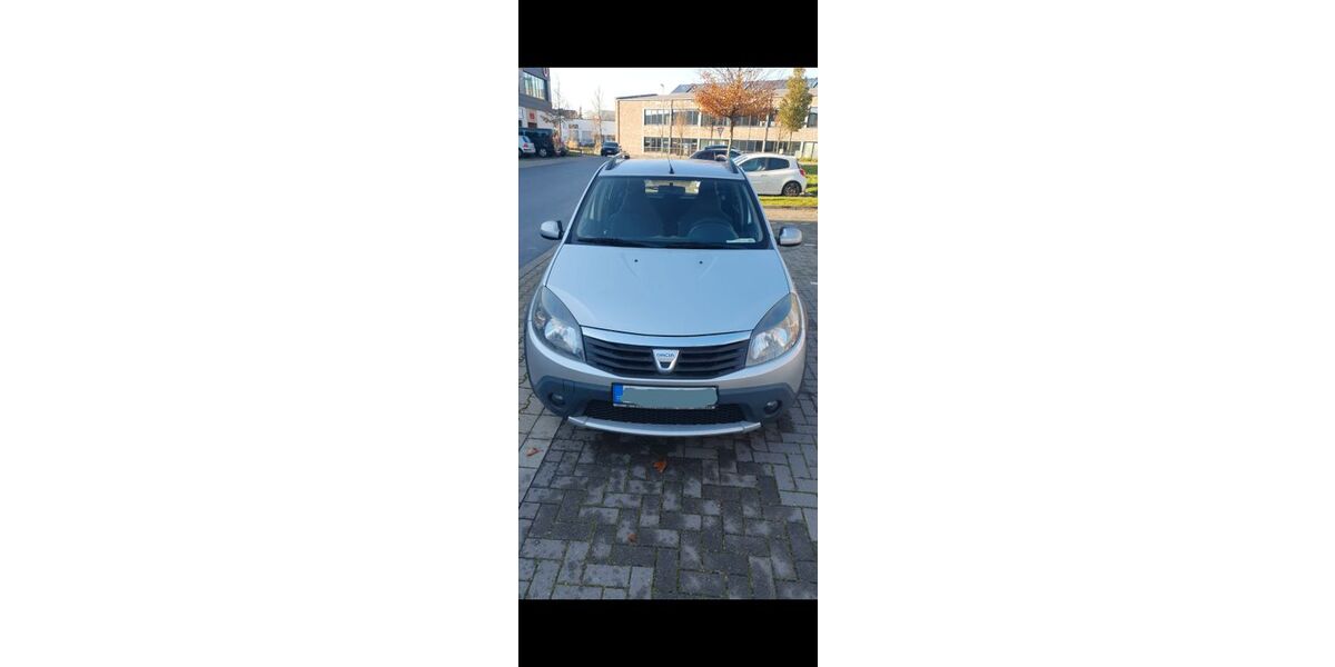 Dacia Sandero 154.000 km 2.699 &euro; Düsseldorf 40625