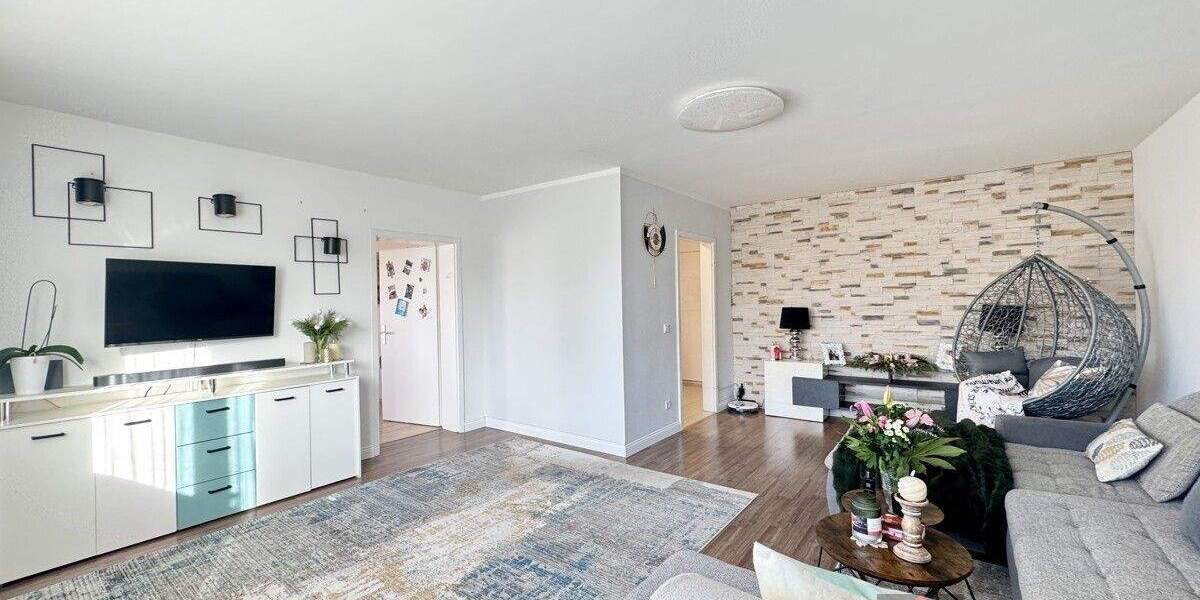 Sonnige Eigentumswohnung mit zwei Balkonen und großer Terrasse in Düsseldorf-Eller 3 zimmer