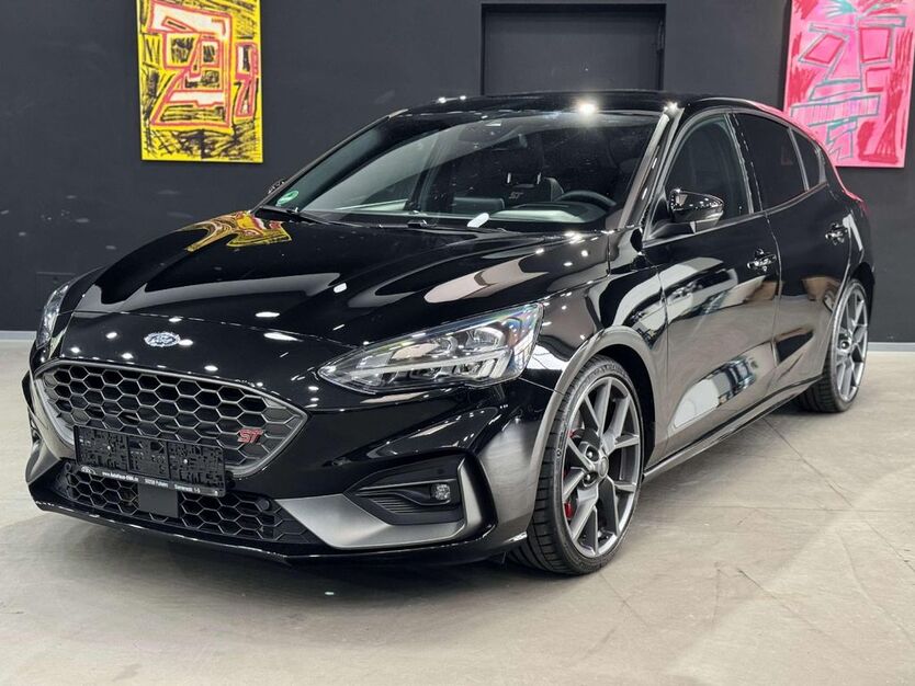 Ford Focus 26.800 km 29.690 € Pulheim 50259