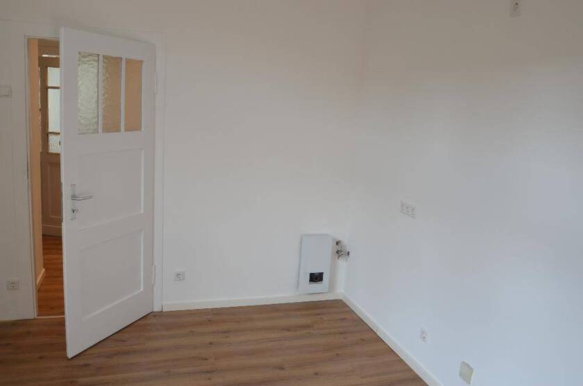 komplett sanierte 2-Zimmerwohnung