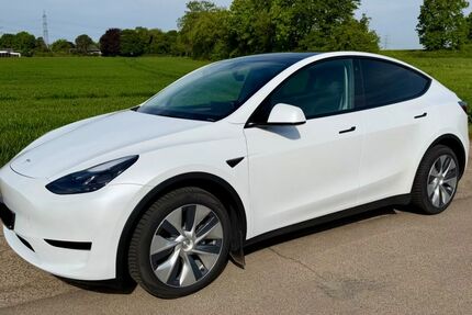 Tesla Model Y 25.000 km 32.900 &euro; Neuss 41470
