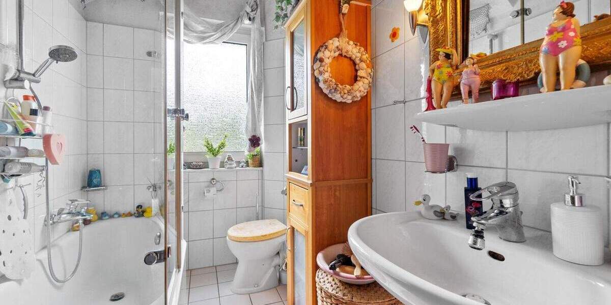 Freistehendes, charmantes 2-Familienhaus in attraktiver Lage 5 zimmer