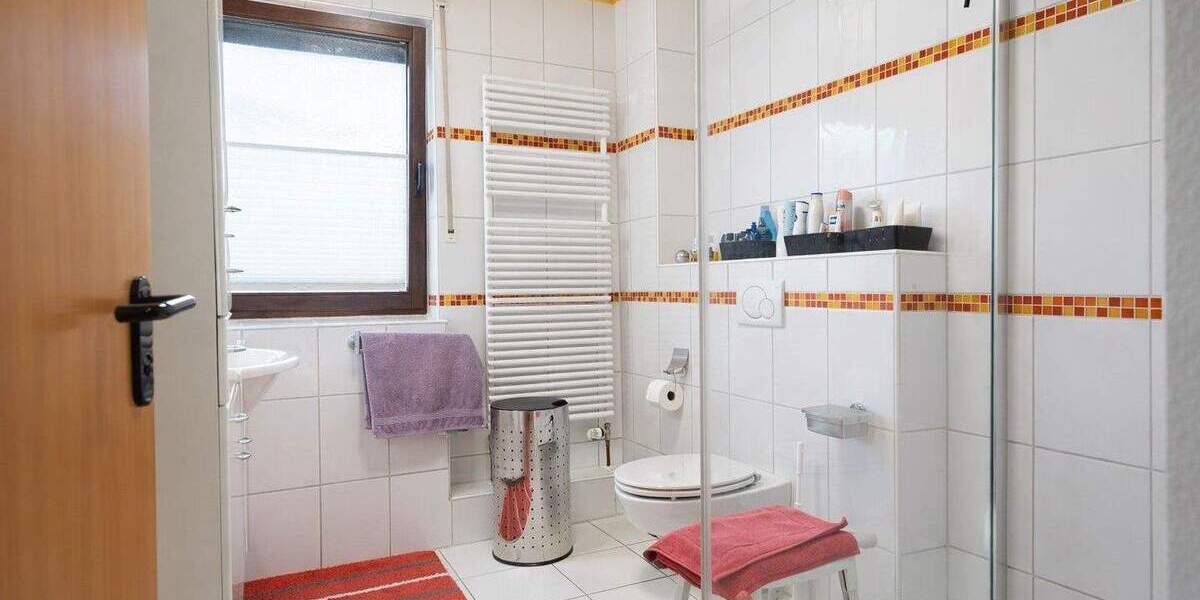 Reihenmittelhaus Krefeld / Uerdingen Uerdingen - 5 Zimmer, 122 m&sup2;, 398.000&euro; | Angebot:25800735