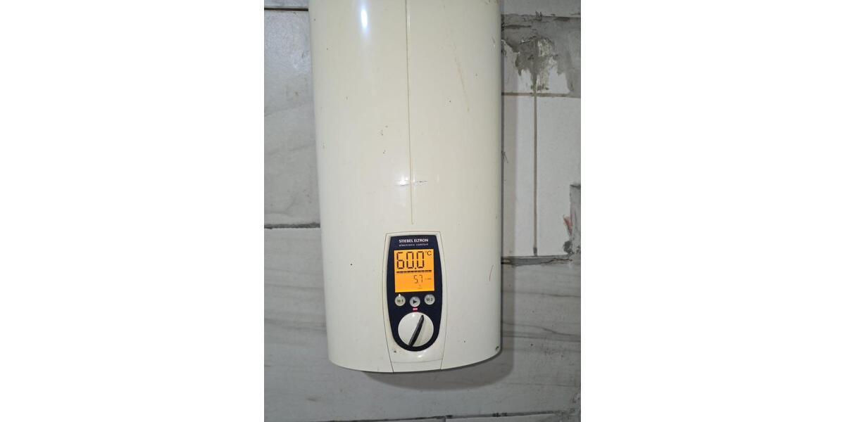 4 Zimmer +1 Durchgangszimmer, ca.108 m2, von priv. zu verm. 4 zimmer