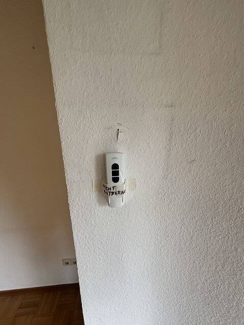 Große leerstehende 3,5 Zi.- Wohnung in ruhiger Top-Lage mit großem Balkon und Garage