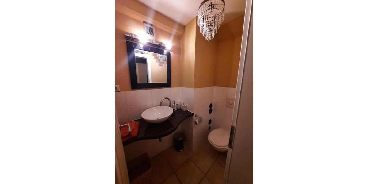 Freistehendes Einfamilienhaus mit Garten in Düsseldorf Heerdt 7 zimmer