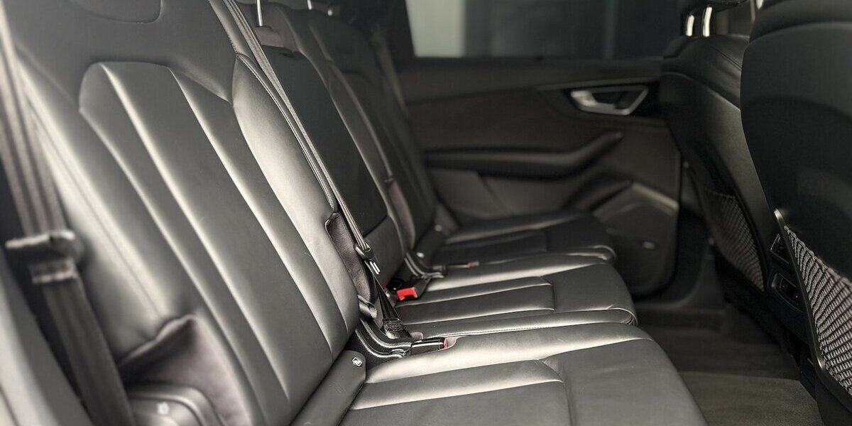 Audi Q7 3.0 TDI e-tron quattro / Panorama / Kamera 179.000 km 30.900 &euro; Mönchengladbach 41066