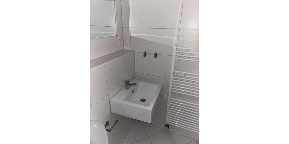 Etagenwohnung Düsseldorf Heerdt - 1 Zimmer, 32 m&sup2;, 550&euro; | Angebot:26470912