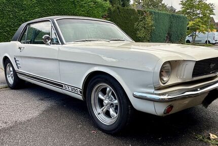 Ford Mustang 25.000 km 28.900 &euro; Grevenbroich 41516
