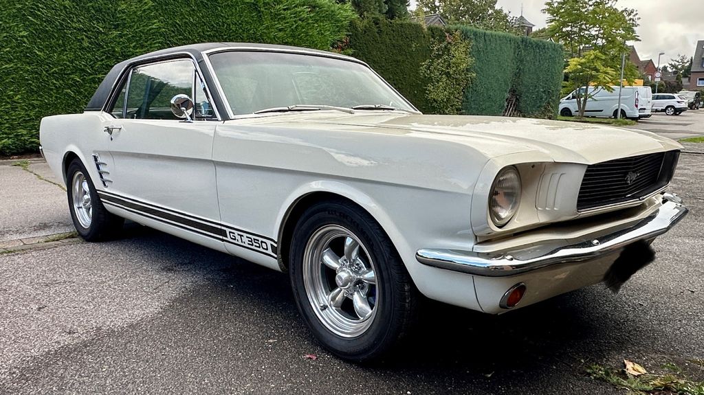 Ford Mustang 25.000 km 28.900 &euro; Grevenbroich 41516